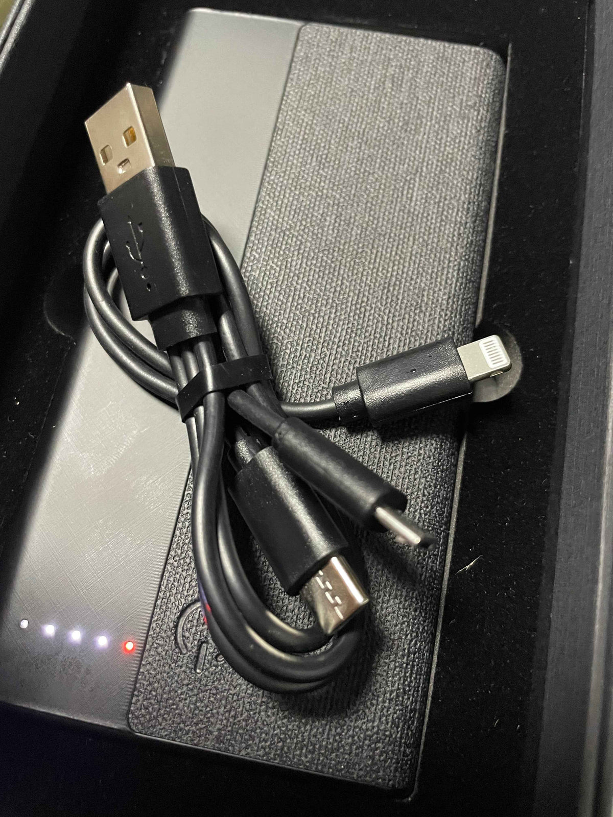 Power Bank 10000mAh Personnalisable Coffret – Cadeau Entreprise Maroc | Gifts House