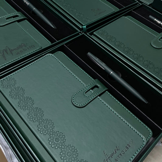 Coffret Carnet & Stylo Personnalisé – Élégance Verte