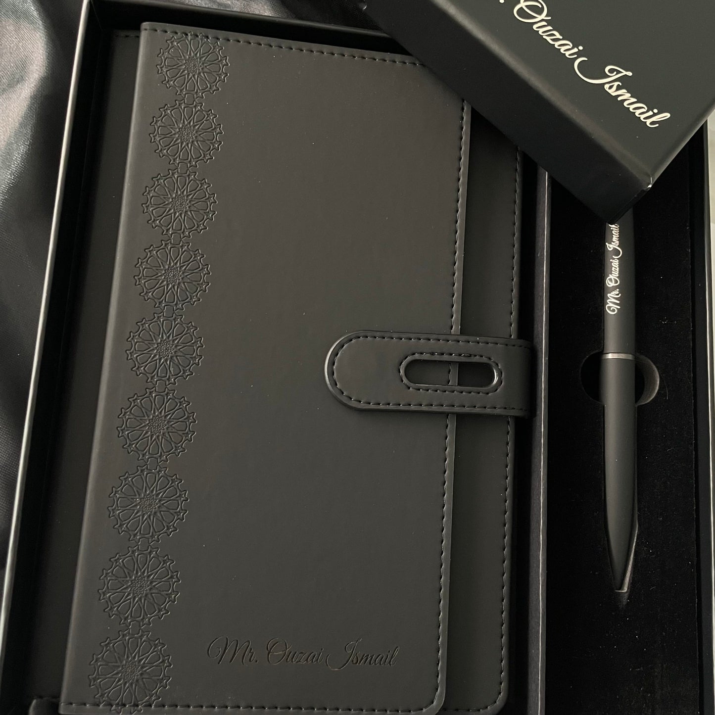 Coffret Carnet & Stylo Élégance Noire – Gravé au Nom | Gifts House