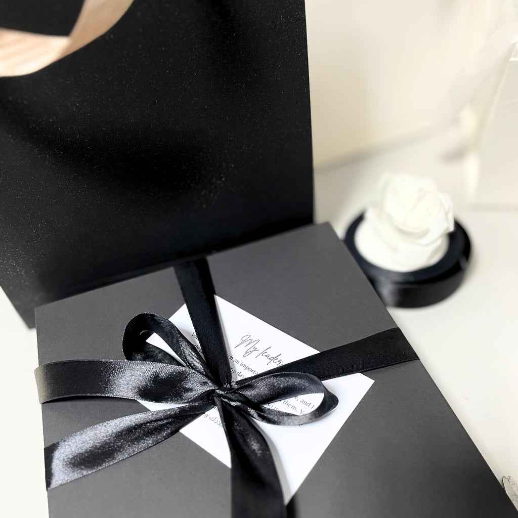 Signature Élégante Noir – Coffret carnet & stylo personnalisés
