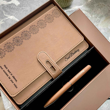 Coffret Carnet & Stylo Personnalisé – Élégance Marron