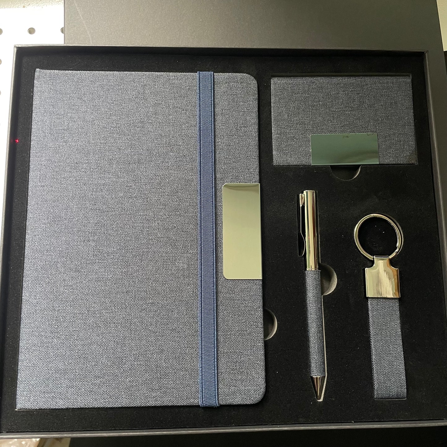 Coffret noir jeans élégant personnalisé