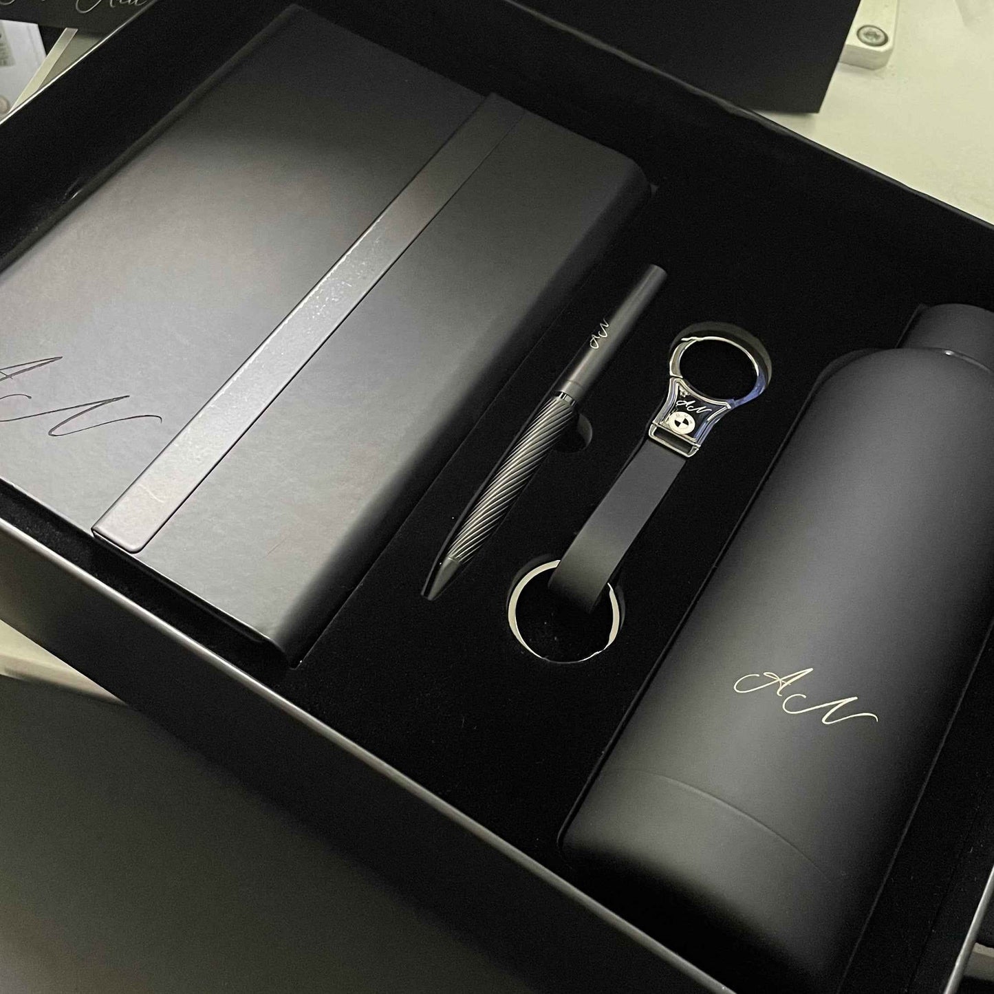 Coffret Majestic Black Personnalisé – Cadeau Luxe Maroc | Gifts House