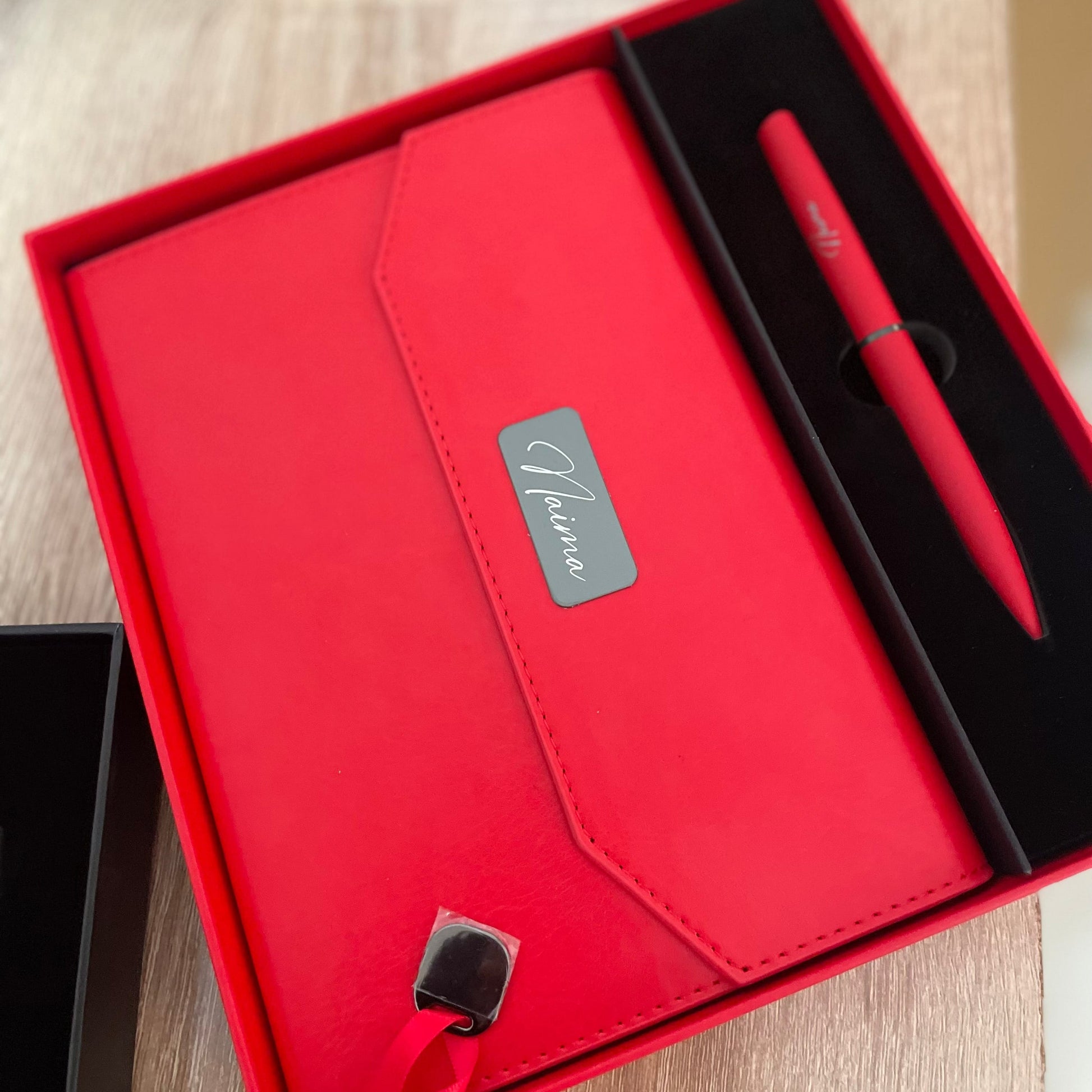 Coffret Cadeau Rouge Agenda & Stylo Personnalisés – Maroc | Gifts House