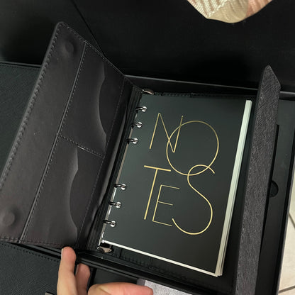 Signature Élégante Noir – Coffret carnet & stylo personnalisés