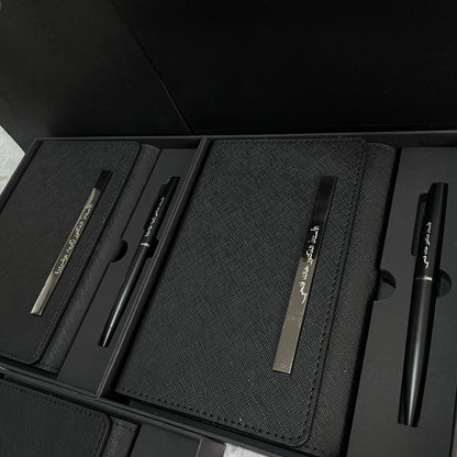 Signature Élégante Noir – Coffret carnet & stylo personnalisés