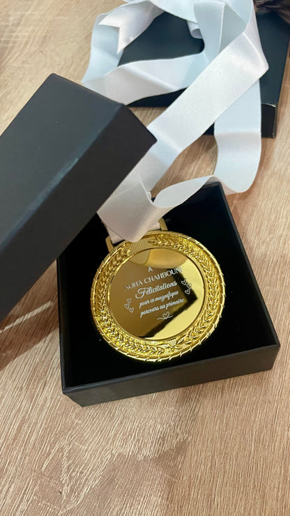 Médaille Personnalisée avec Boîte – Cadeau Professeur & Jury Maroc | Gifts House